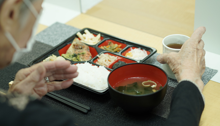 昼食の様子