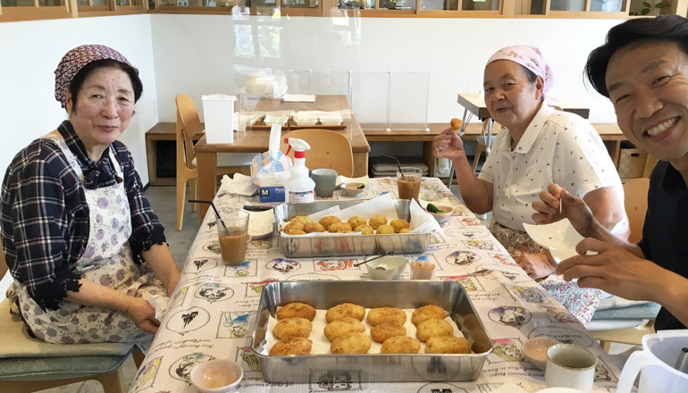 料理作りの様子